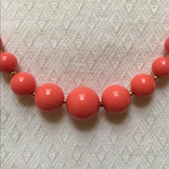 Classic beaded necklace - Picture 2 of 3